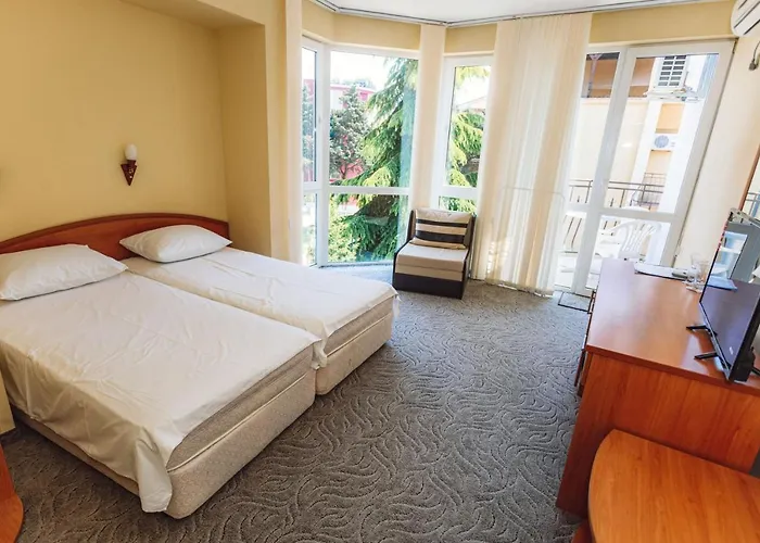 Dolphin Хотел 2*