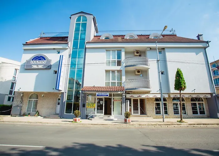 Хотел Dolphin