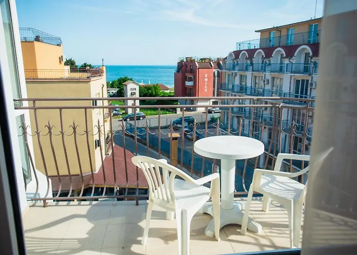 Dolphin Хотел Равда