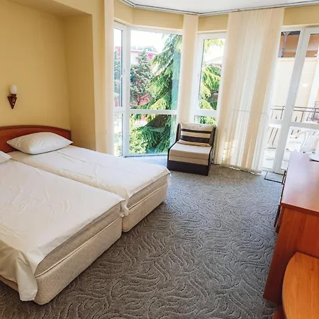 Dolphin Hotel 2*
