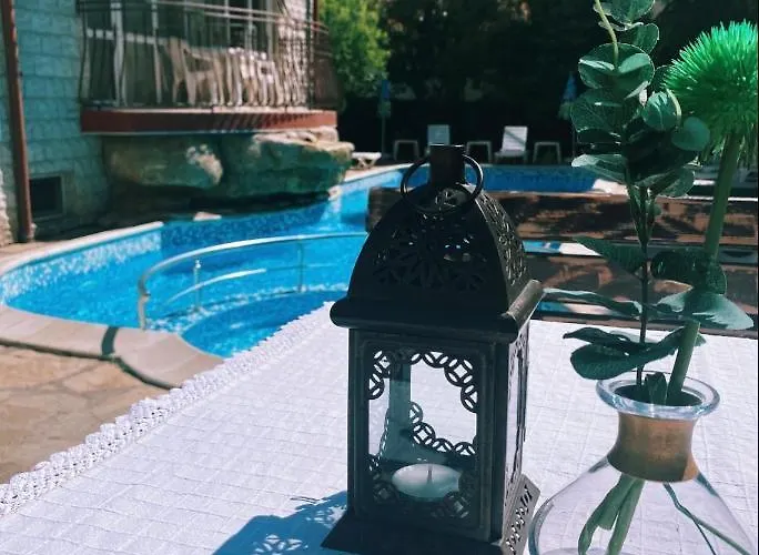 Dolphin ホテル ラヴダ