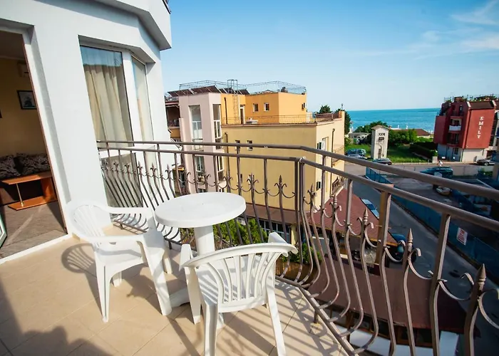 Dolphin ホテル 2*